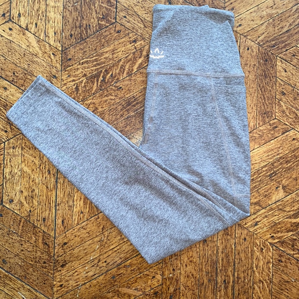 Beyond Yoga Pocket Midi leggings - size small